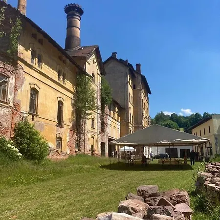 Pivovar - Jedinecne V Arealu Byvaleho Pivovaru Villa *